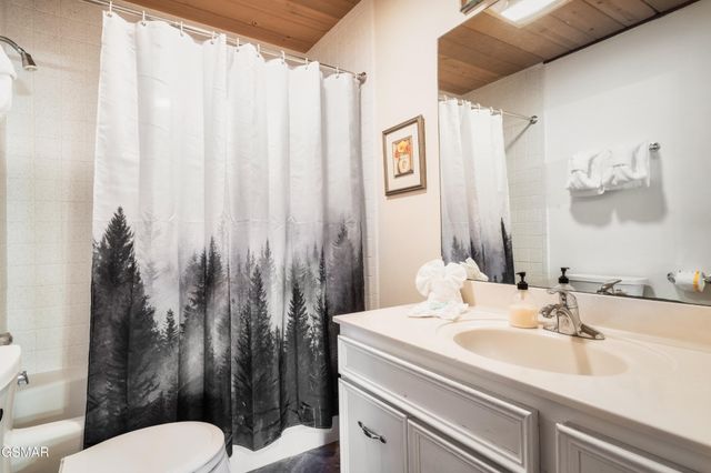 1318 N Baden Drive, Gatlinburg, TN 37738