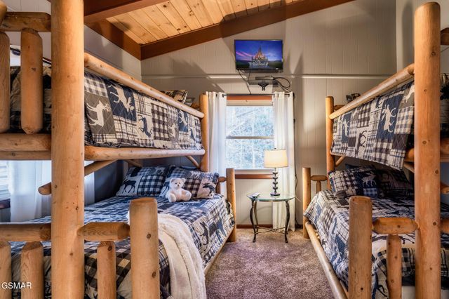 1318 N Baden Drive, Gatlinburg, TN 37738