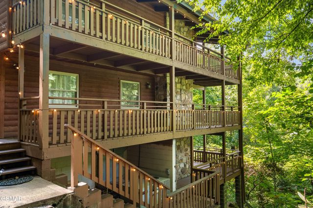 1318 N Baden Drive, Gatlinburg, TN 37738