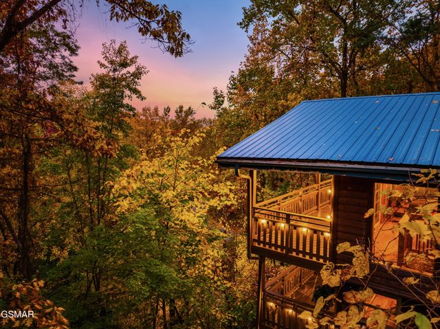 1318 N Baden Drive, Gatlinburg, TN 37738