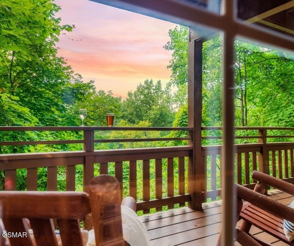 1318 N Baden Drive, Gatlinburg, TN 37738