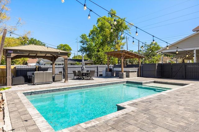 2566 CONWAY GARDENS ROAD, Orlando, FL 32806