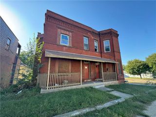 1104 N 18th Street, St Joseph, MO 64501