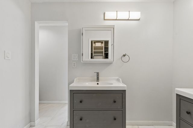 304 Lark Lane, Euless, TX 76039