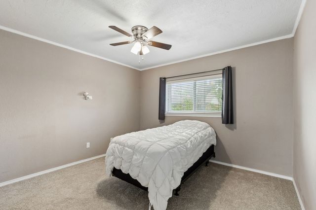 304 Lark Lane, Euless, TX 76039