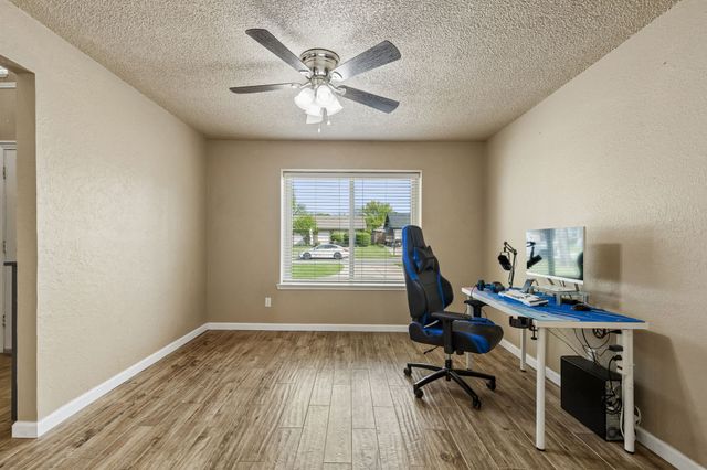 304 Lark Lane, Euless, TX 76039