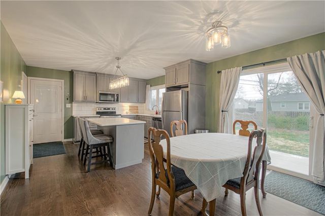 5916 W 101 Place, Overland Park, KS 66207