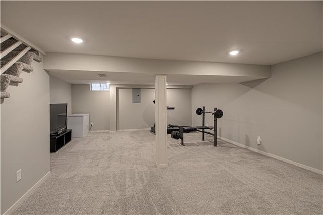 5916 W 101 Place, Overland Park, KS 66207