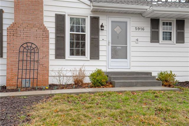 5916 W 101 Place, Overland Park, KS 66207