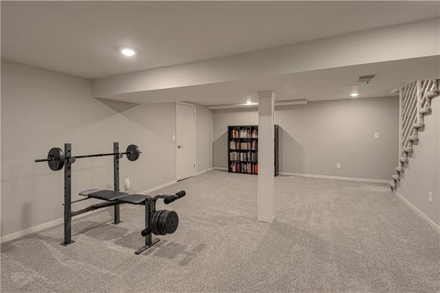 5916 W 101 Place, Overland Park, KS 66207