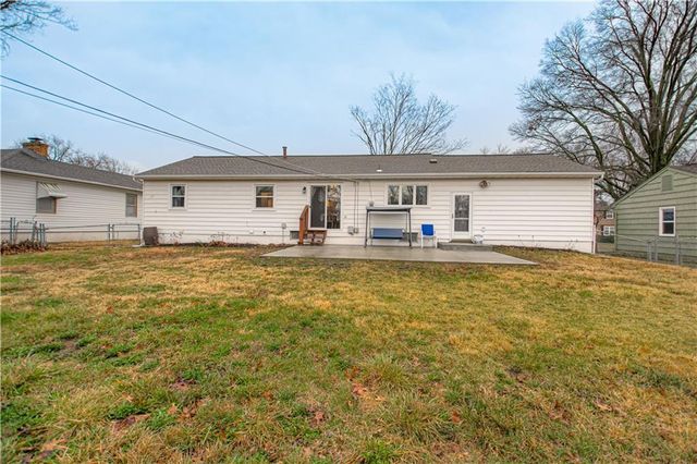 5916 W 101 Place, Overland Park, KS 66207