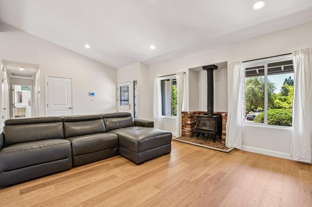 3419 La Canada Dr, Cameron Park, CA 95682
