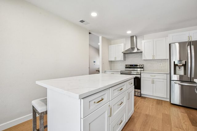 3419 La Canada Dr, Cameron Park, CA 95682