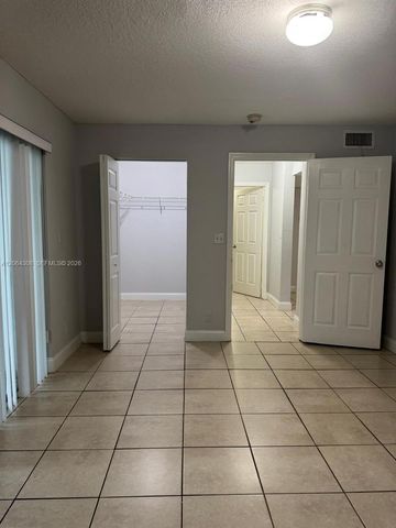 4271 NW 5th St 130, Plantation, FL 33317