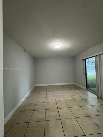 4271 NW 5th St 130, Plantation, FL 33317