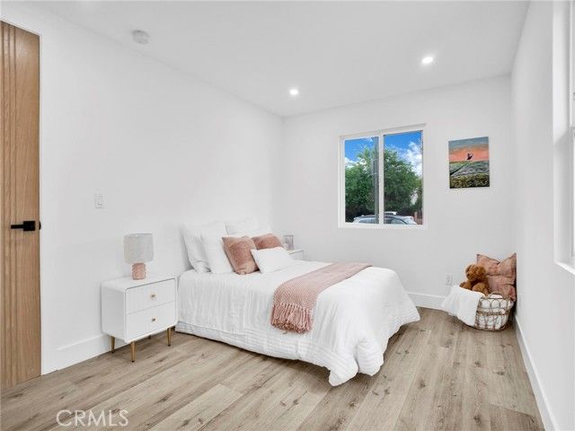 7055 Fallbrook Avenue, West Hills (los Angeles), CA 91307