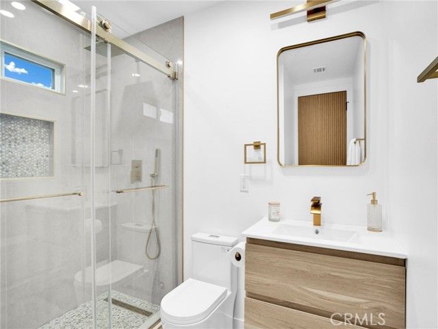 7055 Fallbrook Avenue, West Hills (los Angeles), CA 91307