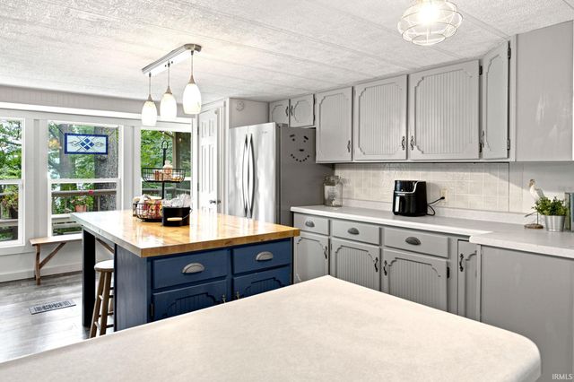 12301 W Grantham Lane, Monticello, IN 47960