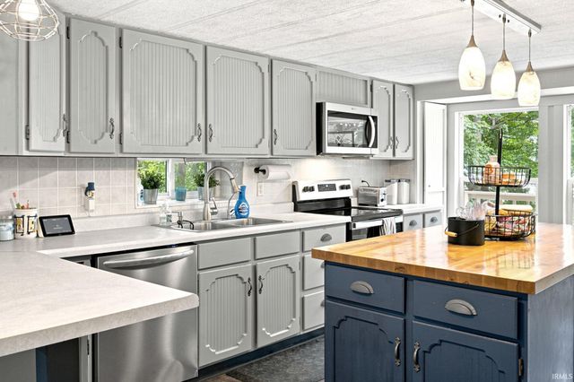 12301 W Grantham Lane, Monticello, IN 47960