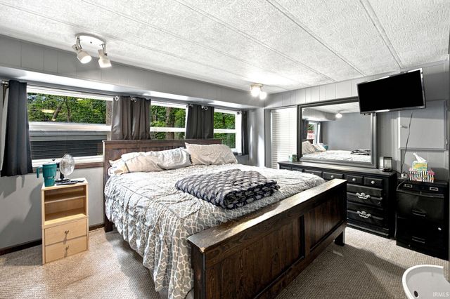 12301 W Grantham Lane, Monticello, IN 47960