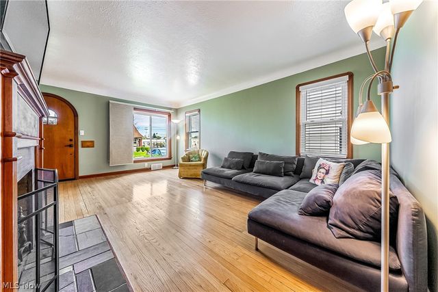 7415 Jameson Road, Parma, OH 44129