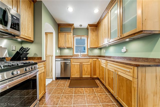 7415 Jameson Road, Parma, OH 44129