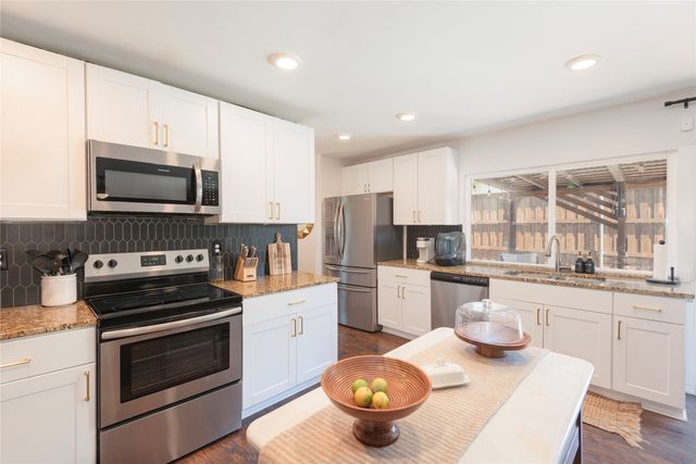 5621 Tucker Street, The Colony, TX 75056