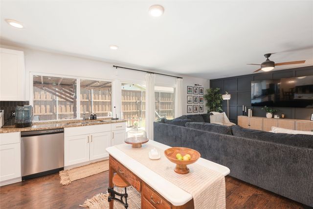 5621 Tucker Street, The Colony, TX 75056