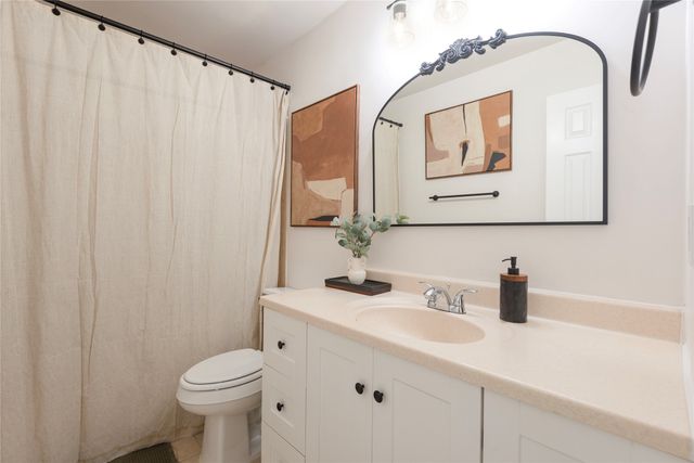 5621 Tucker Street, The Colony, TX 75056