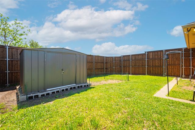 5621 Tucker Street, The Colony, TX 75056