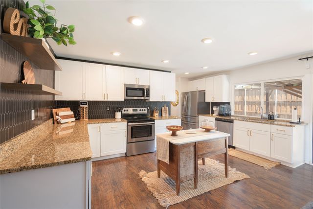 5621 Tucker Street, The Colony, TX 75056