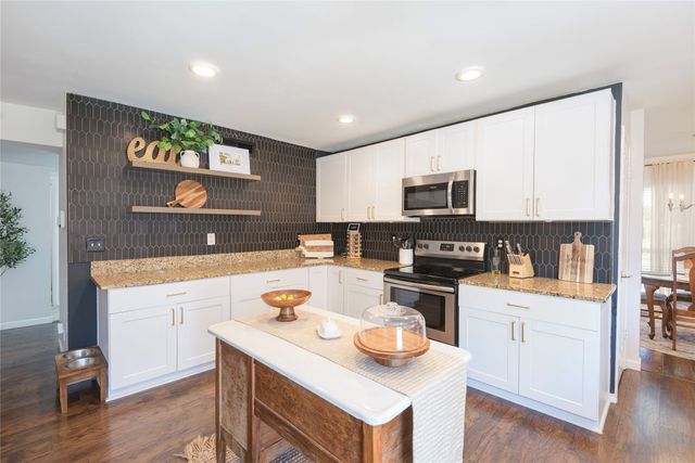 5621 Tucker Street, The Colony, TX 75056