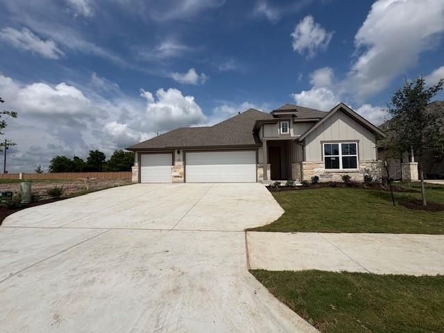 311 Greinert DR, Taylor, TX 76574