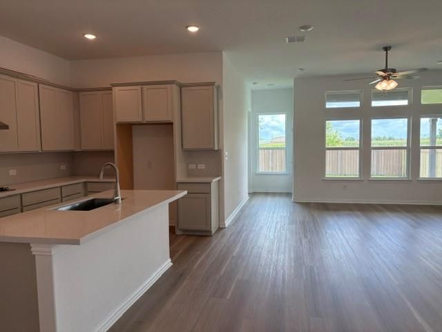 311 Greinert DR, Taylor, TX 76574