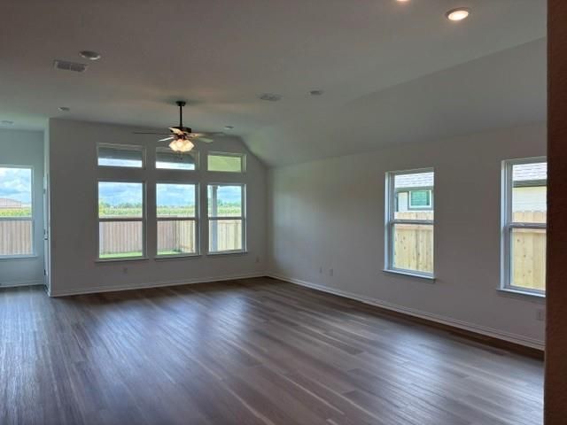 311 Greinert DR, Taylor, TX 76574