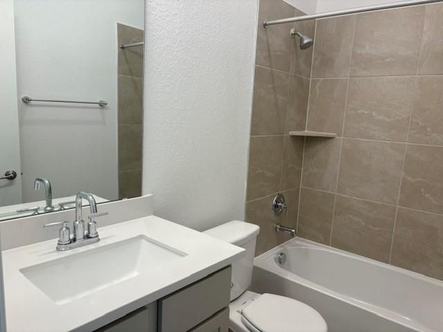 311 Greinert DR, Taylor, TX 76574