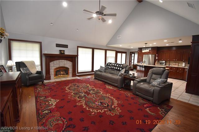 2709 E Smith Drive, Sallisaw, OK 74955