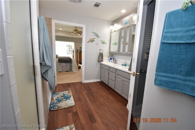 2709 E Smith Drive, Sallisaw, OK 74955