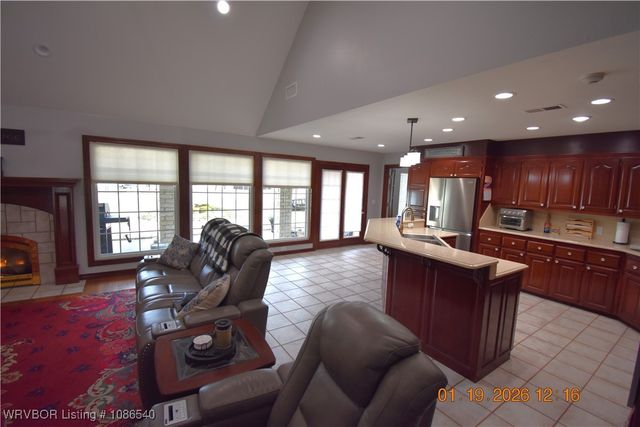 2709 E Smith Drive, Sallisaw, OK 74955