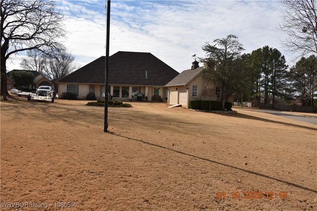 2709 E Smith Drive, Sallisaw, OK 74955