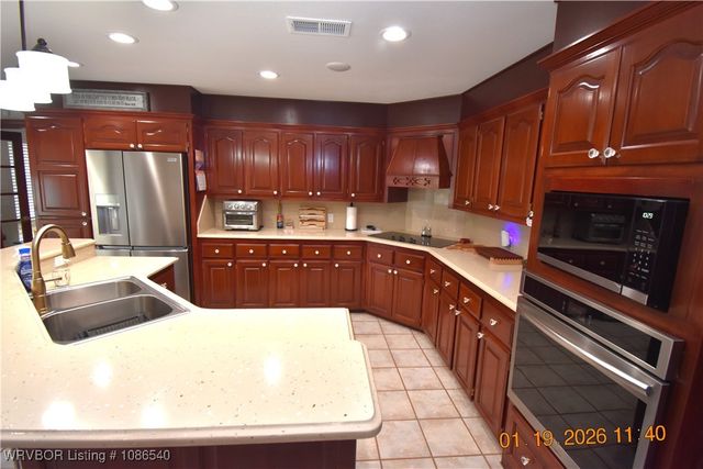 2709 E Smith Drive, Sallisaw, OK 74955