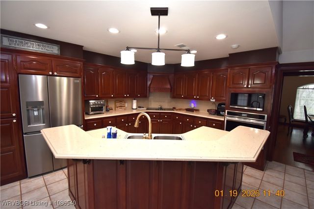 2709 E Smith Drive, Sallisaw, OK 74955