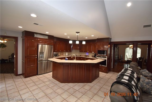 2709 E Smith Drive, Sallisaw, OK 74955