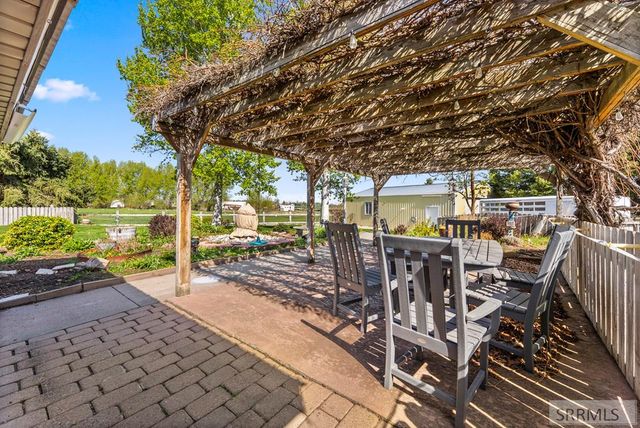 479 E 97th S, Idaho Falls, ID 83404