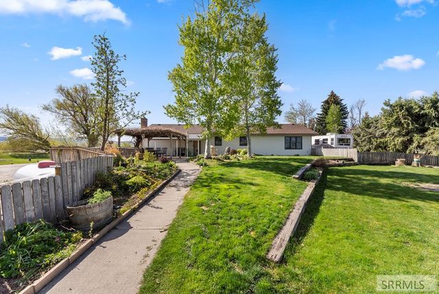 479 E 97th S, Idaho Falls, ID 83404