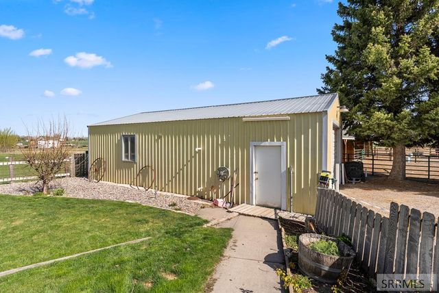 479 E 97th S, Idaho Falls, ID 83404
