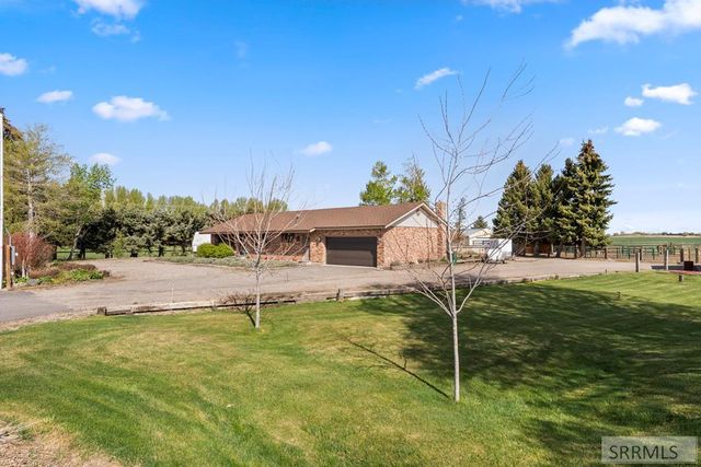 479 E 97th S, Idaho Falls, ID 83404