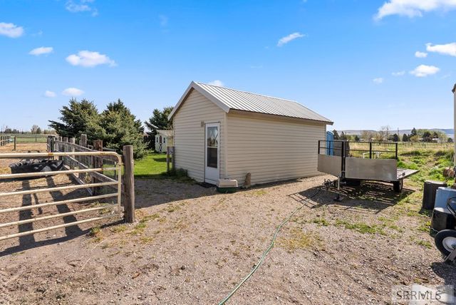 479 E 97th S, Idaho Falls, ID 83404