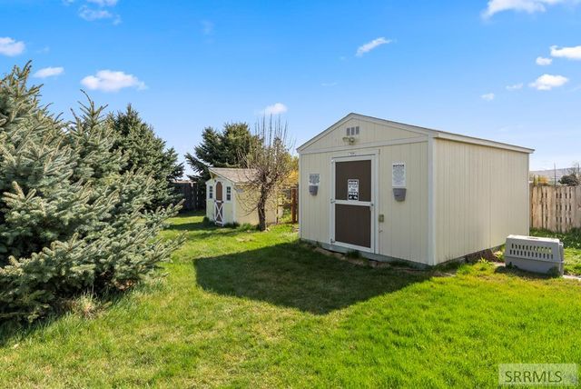 479 E 97th S, Idaho Falls, ID 83404