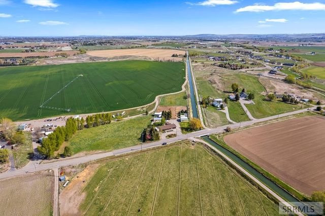 479 E 97th S, Idaho Falls, ID 83404